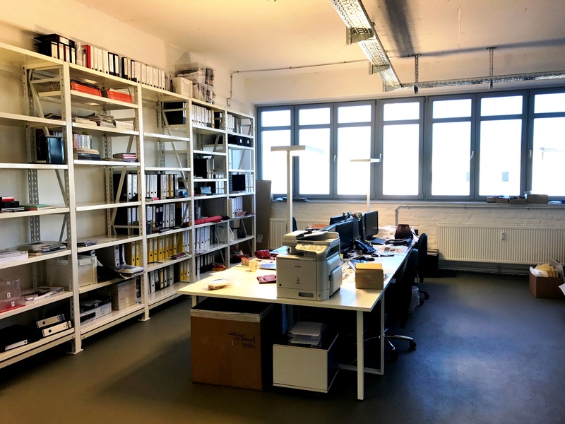 ALL INCLUDED (WARM)! - Recently renovated sunny and bright open office space. 150 sqm in Schöneberg/Kreuzberg.