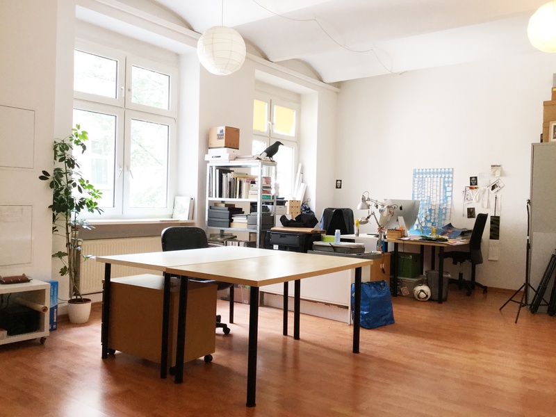 Creative studio – 2 desk space available