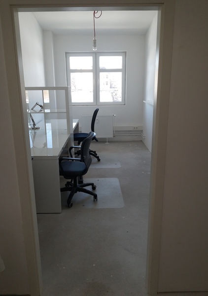 DESK / ROOM IN CREATIVE ENVIRONMENT IN NEUKÖLLN FOR RENT