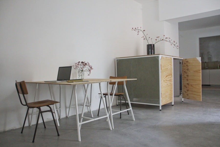 Work desks in shared office near Helmholzplatz