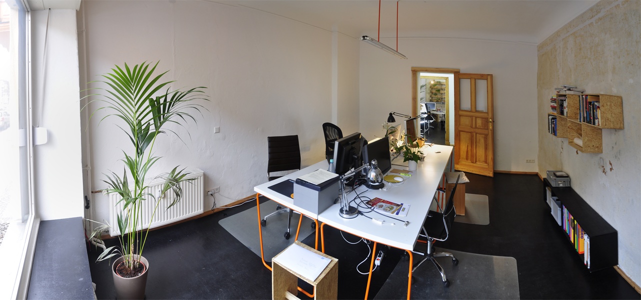 baensch38 - Free desks available - Freie Tische im Wohnzimmer der coworking spaces