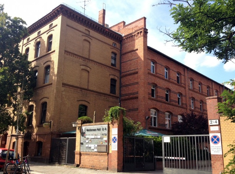 All-inclusive coworking desks in Mitte-Tiergarten