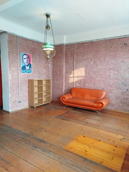 Startup Office in Charlottenburg - 2000 Kalt