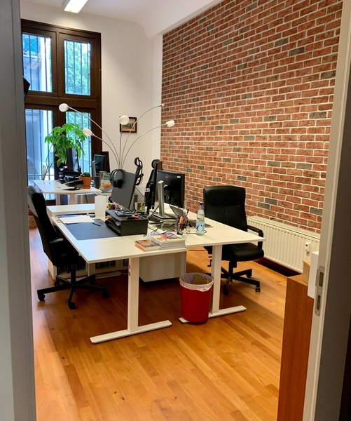 Next tenant wanted: great office space in Berlin Mitte!