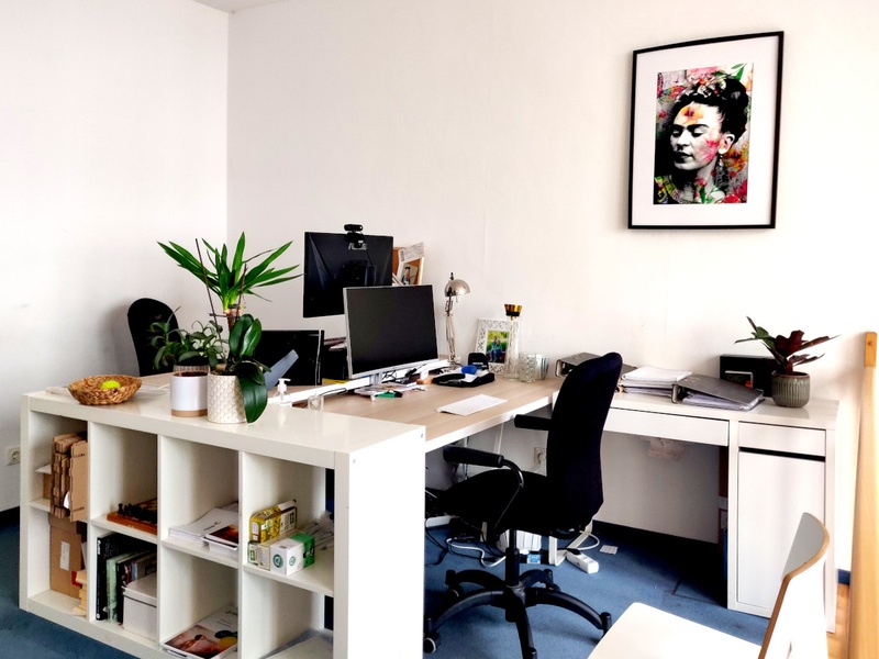 1 Desk in a 100 m² Office - Rosenthaler Platz