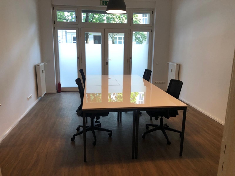 Plug & Play Office für bis zu 20 Mitarbeiter am Hellmholtzplatz