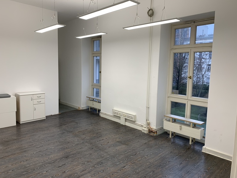 Beautiful office with two rooms centrally located in Mitte (65sqm)