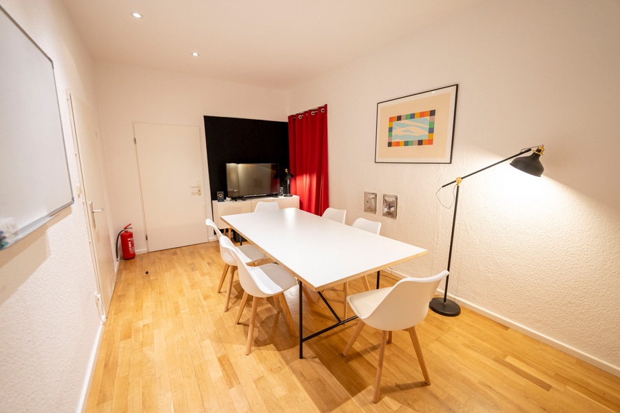 Fully furnished huge room in Co-Working Space, Prenzlauer Berg