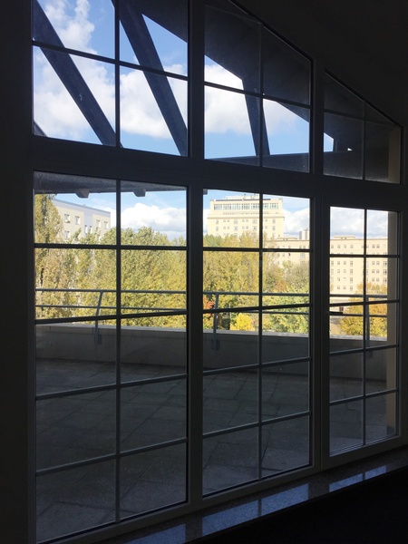 Spacious Desks with a great View for Teams and Freelancers