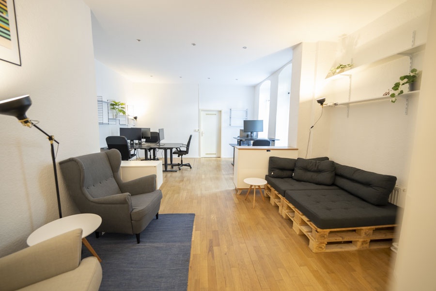 Fully furnished huge room in Co-Working Space, Prenzlauer Berg