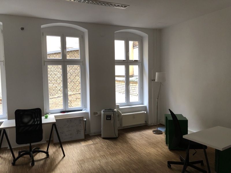 Office at Rosenthaler Platz, high ceilings, wooden floor, furnished (separate room)