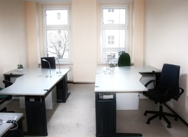 Room with 5 desks and Meeting room. Mitte