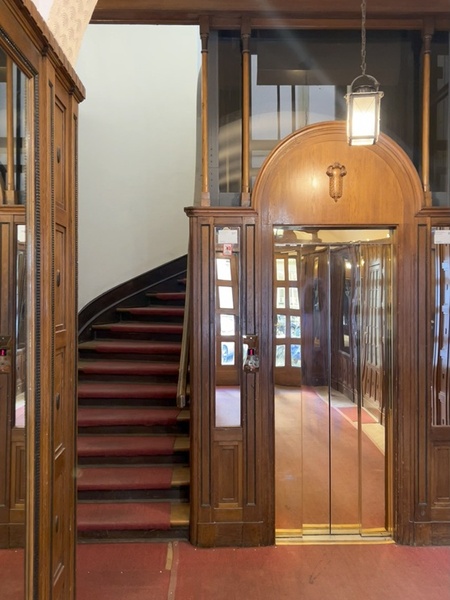 Sonnendurchflutete möblierte Büroräume im Altbau zentrumsnah [2]