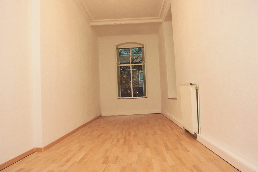Sunlit Office in the Heart of Prenzlauer Berg / Mitte