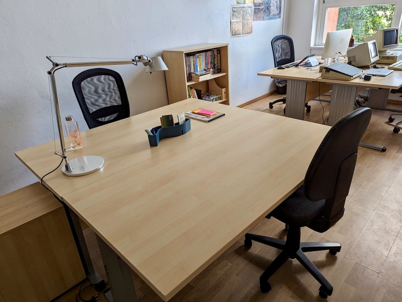 Office desk in Jannowitzbrücke