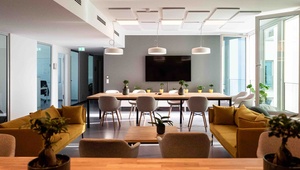 Modern plug&play office in Schönhauser Allee for 30-40 employees