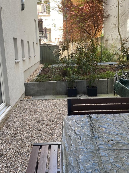 Partly furnished, stylish office in sight of Volkspark Friedrichshain