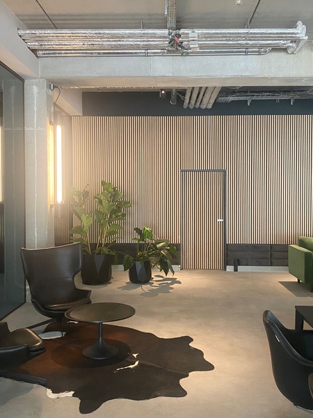 Partly furnished, stylish office in sight of Volkspark Friedrichshain