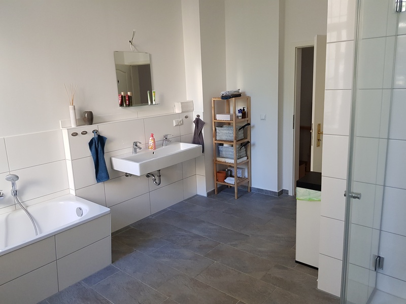 Büroetage in Berlin Moabit, Altbau, 2x WC, helle Räume 193,39 m2