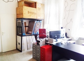 Creative studio – 2 desk space available