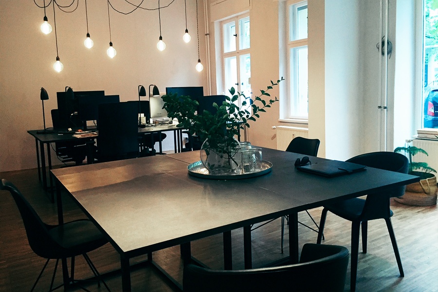 2 Desks @ ISARSPREE kreation Berlin / Fhain