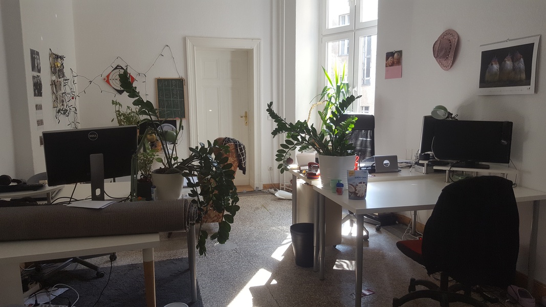 Furnished room in bigger office space (4 - 6 desks)