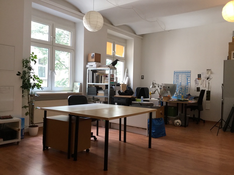 desk to rent on Maybachufer - creative atmosphere