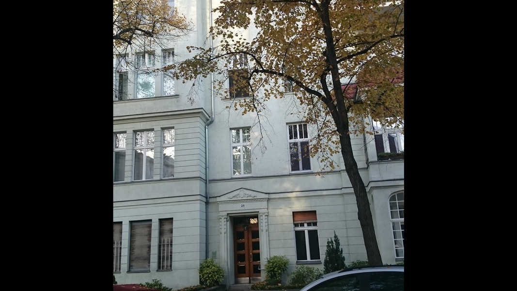 Berlin-Charlottenburg: Schönes Büro, teilmöbliert, 32qm mit Loggia, DSL