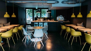 Plug&play office for 40+ employees with event-community space or show room