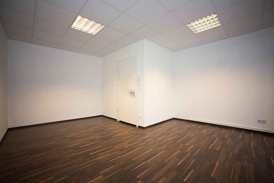 Bright, enclosed office space in Richardkiez with with a great future!