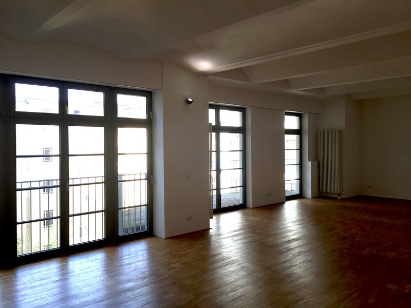 Spacious and beautiful loft office at Paul-Lincke-Ufer for 1,5 months