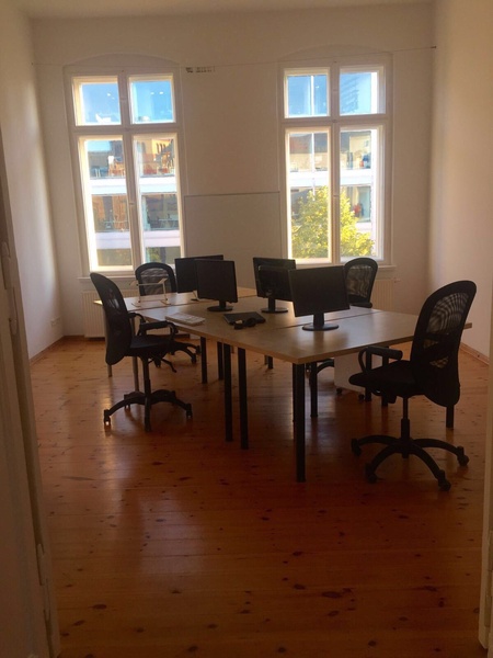 3 x OFFICE SPACE - 10 x DESK - COWORKING SPACE - 1 x MEETING ROOM  - CITY CENTER - HACKESCHER MARKT - ORANIENBURGER STREET - BERLIN MITTE