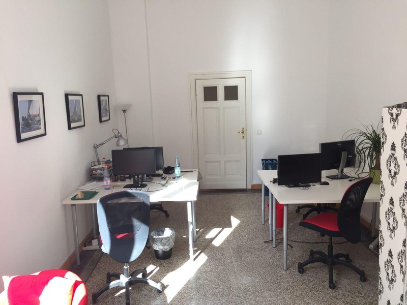 Room in shared office for 4-6 people near Möckernbrücke (Kreuzberg)